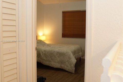 Купить виллу или дом в Холливуд, Флорида 2 спальни, 133.78м2, № 1987116 - фото 21