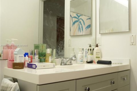 Купить виллу или дом в Холливуд, Флорида 2 спальни, 133.78м2, № 1987116 - фото 26