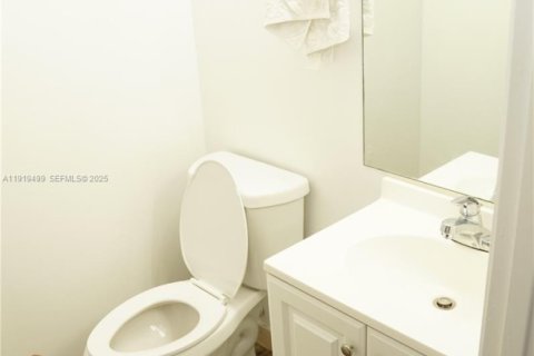 Купить виллу или дом в Холливуд, Флорида 2 спальни, 133.78м2, № 1987116 - фото 17