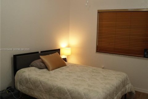 Купить виллу или дом в Холливуд, Флорида 2 спальни, 133.78м2, № 1987116 - фото 22