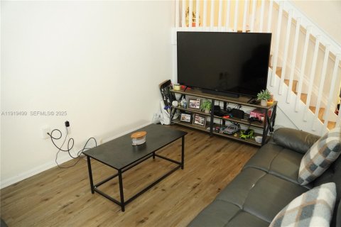 Купить виллу или дом в Холливуд, Флорида 2 спальни, 133.78м2, № 1987116 - фото 13