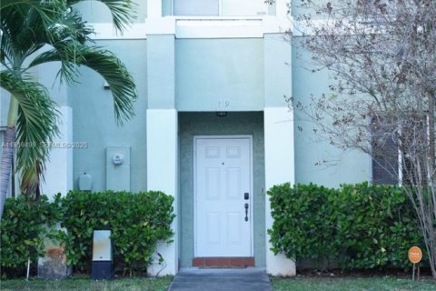 Купить виллу или дом в Холливуд, Флорида 2 спальни, 133.78м2, № 1987116 - фото 1