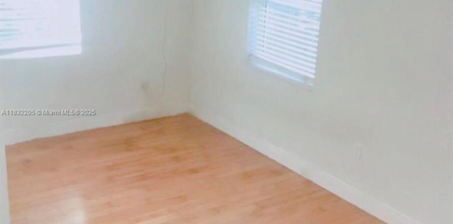 Immobilier commercial à Miami Beach, Floride 27.87 m2 № 1809260