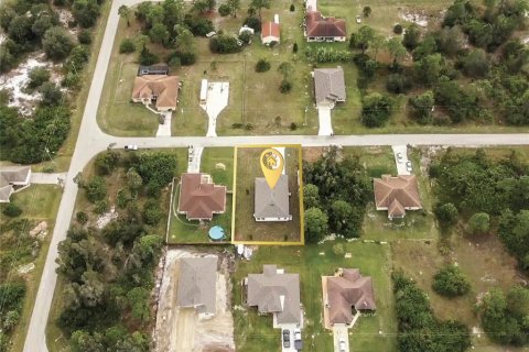 House in Lehigh Acres, Florida 4 bedrooms, 167.5 sq.m. № 1565738 - photo 25