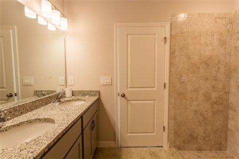 House in Lehigh Acres, Florida 4 bedrooms, 167.5 sq.m. № 1565738 - photo 12