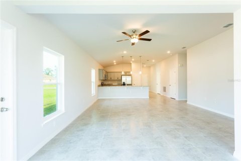 House in Lehigh Acres, Florida 4 bedrooms, 167.5 sq.m. № 1565738 - photo 8