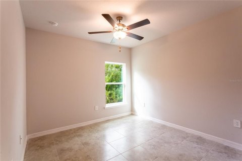 House in Lehigh Acres, Florida 4 bedrooms, 167.5 sq.m. № 1565738 - photo 16