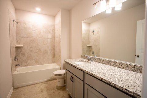 House in Lehigh Acres, Florida 4 bedrooms, 167.5 sq.m. № 1565738 - photo 17