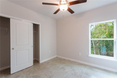 House in Lehigh Acres, Florida 4 bedrooms, 167.5 sq.m. № 1565738 - photo 15