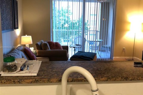 Condo in Aventura, Florida, 1 bedroom  № 2170894 - photo 13