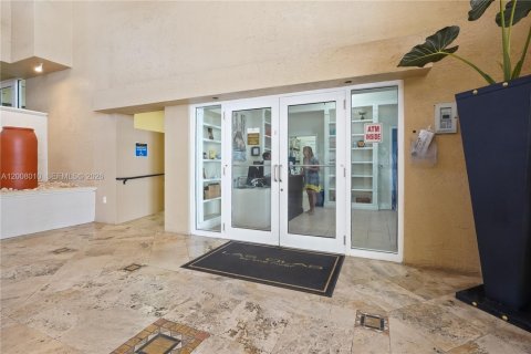 Condo in Fort Lauderdale, Florida, 2 bedrooms  № 2073819 - photo 11