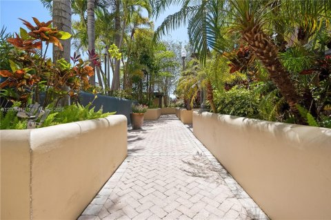 Condo in Fort Lauderdale, Florida, 2 bedrooms  № 2073819 - photo 15