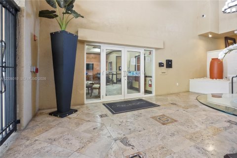 Condo in Fort Lauderdale, Florida, 2 bedrooms  № 2073819 - photo 12