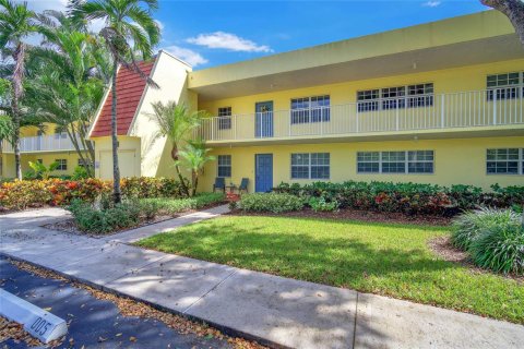 Condo in Pompano Beach, Florida, 3 bedrooms  № 2245881 - photo 30