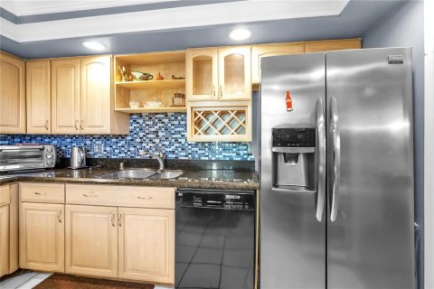 Condo in Pompano Beach, Florida, 3 bedrooms  № 2245881 - photo 3