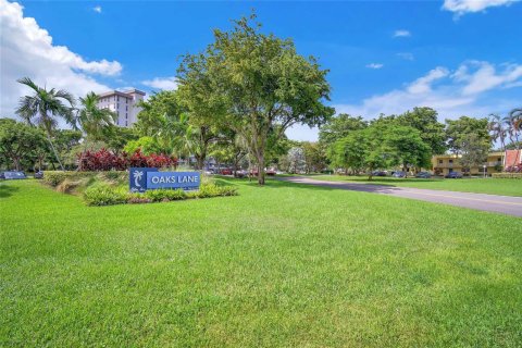 Condo in Pompano Beach, Florida, 3 bedrooms  № 2245881 - photo 23