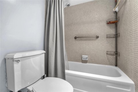 Condo in Pompano Beach, Florida, 3 bedrooms  № 2245881 - photo 13