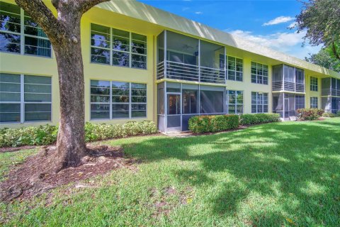 Condo in Pompano Beach, Florida, 3 bedrooms  № 2245881 - photo 22