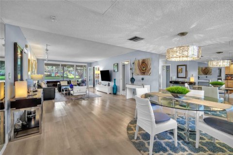 Condo in Pompano Beach, Florida, 3 bedrooms  № 2245881 - photo 5