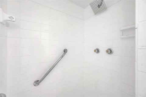 Condo in Saint Petersburg, Florida, 2 bedrooms  № 1528746 - photo 30