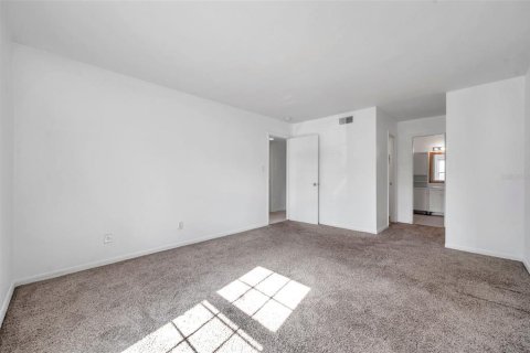 Condo in Saint Petersburg, Florida, 2 bedrooms  № 1528746 - photo 26