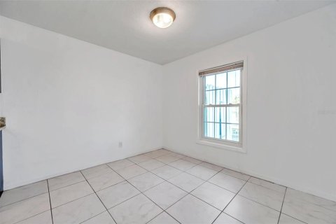 Condo in Saint Petersburg, Florida, 2 bedrooms  № 1528746 - photo 10