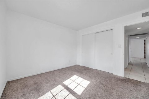 Condo in Saint Petersburg, Florida, 2 bedrooms  № 1528746 - photo 20