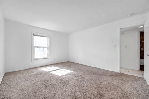 Condo in Saint Petersburg, Florida, 2 bedrooms  № 1528746 - photo 25