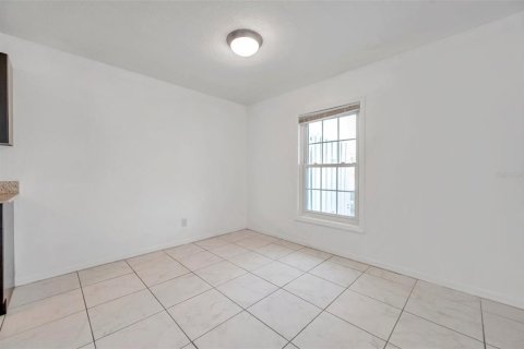 Condo in Saint Petersburg, Florida, 2 bedrooms  № 1528746 - photo 9