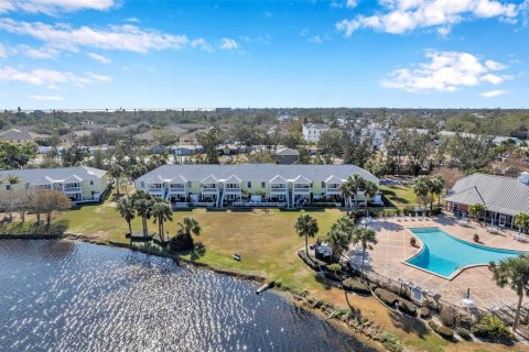 Condo in Saint Petersburg, Florida, 2 bedrooms  № 1528746 - photo 1