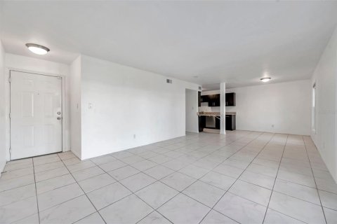 Condo in Saint Petersburg, Florida, 2 bedrooms  № 1528746 - photo 3