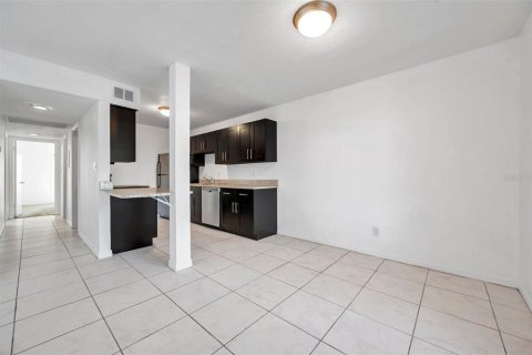 Condo in Saint Petersburg, Florida, 2 bedrooms  № 1528746 - photo 4
