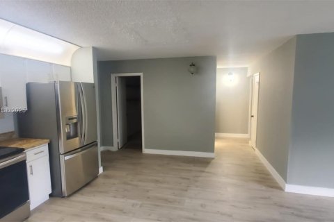 Condo in Homestead, Florida, 2 bedrooms  № 1978054 - photo 1