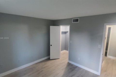 Condo in Homestead, Florida, 2 bedrooms  № 1978054 - photo 4