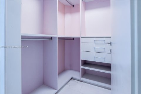 Купить кондоминиум в Майами, Флорида 3 спальни, 254.74м2, № 1949723 - фото 19