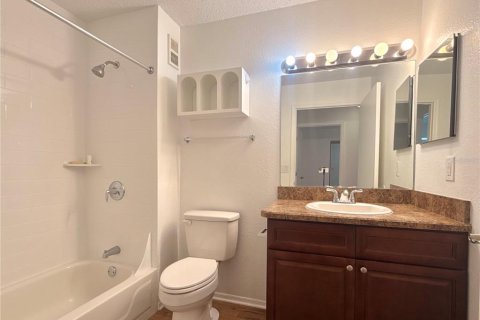 Condo in Gainesville, Florida, 2 bedrooms  № 2209047 - photo 24