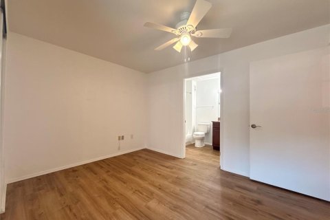 Condo in Gainesville, Florida, 2 bedrooms  № 2209047 - photo 20