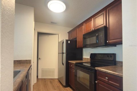 Condo in Gainesville, Florida, 2 bedrooms  № 2209047 - photo 18