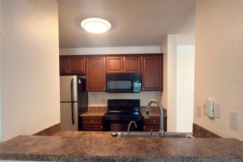 Condo in Gainesville, Florida, 2 bedrooms  № 2209047 - photo 11