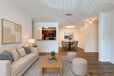 Condo in Gainesville, Florida, 2 bedrooms  № 2209047 - photo 3