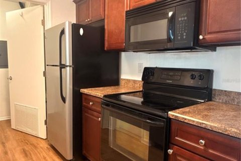 Condo in Gainesville, Florida, 2 bedrooms  № 2209047 - photo 17