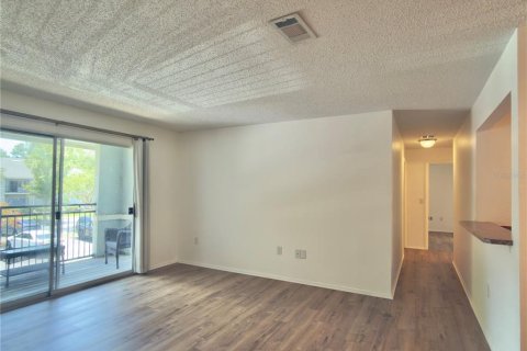 Condo in Gainesville, Florida, 2 bedrooms  № 2209047 - photo 7