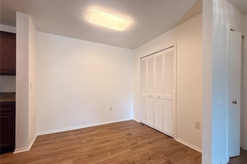 Condo in Gainesville, Florida, 2 bedrooms  № 2209047 - photo 8