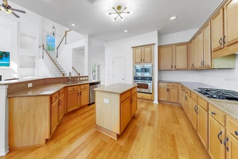 House in Apollo Beach, Florida 4 bedrooms, 305 sq.m. № 2150604 - photo 17