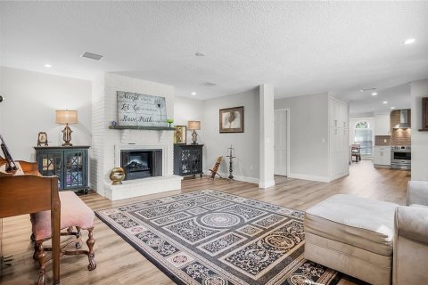 House in Longwood, Florida 5 bedrooms, 397.71 sq.m. № 1735118 - photo 18