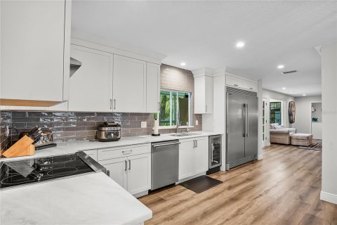 House in Longwood, Florida 5 bedrooms, 397.71 sq.m. № 1735118 - photo 16
