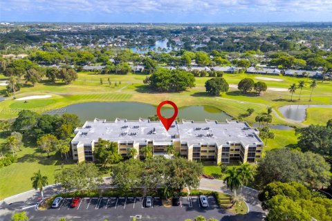 Condo in Weston, Florida, 2 bedrooms  № 1865211 - photo 1