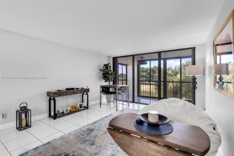 Condo in Weston, Florida, 2 bedrooms  № 1865211 - photo 27