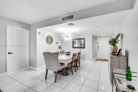 Condo in Weston, Florida, 2 bedrooms  № 1865211 - photo 11