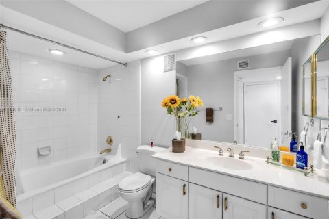 Condo in Weston, Florida, 2 bedrooms  № 1865211 - photo 18